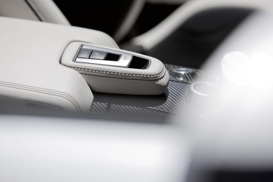  Mercedes-Benz SLS AMG Roadster 2012 года  (фото 146 из 198)